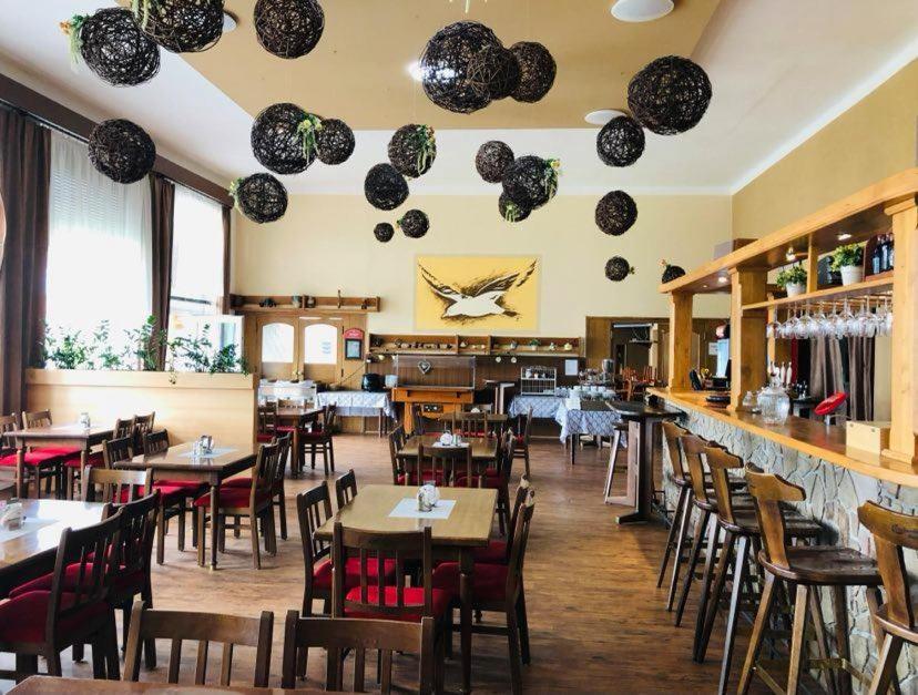 Hotel Racek Černá v Pošumaví Екстериор снимка