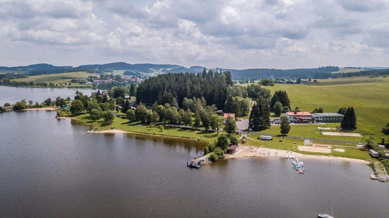 Hotel Racek Černá v Pošumaví Екстериор снимка