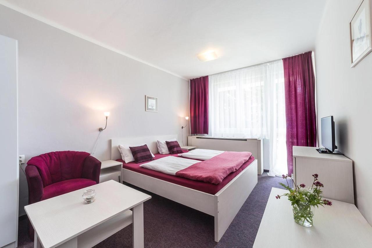 Hotel Racek Černá v Pošumaví Екстериор снимка